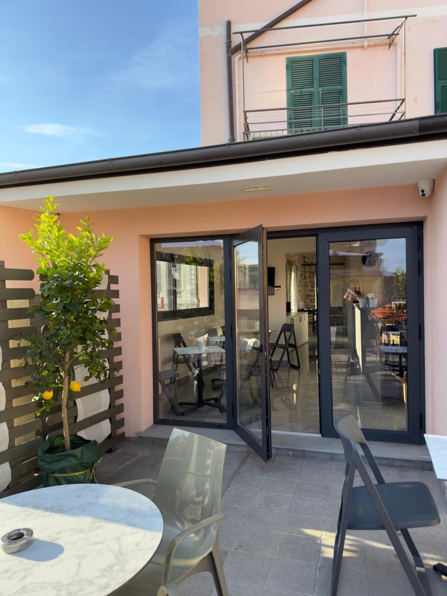 Prima Fila Due Pemium Guest House 산레모 외부 사진